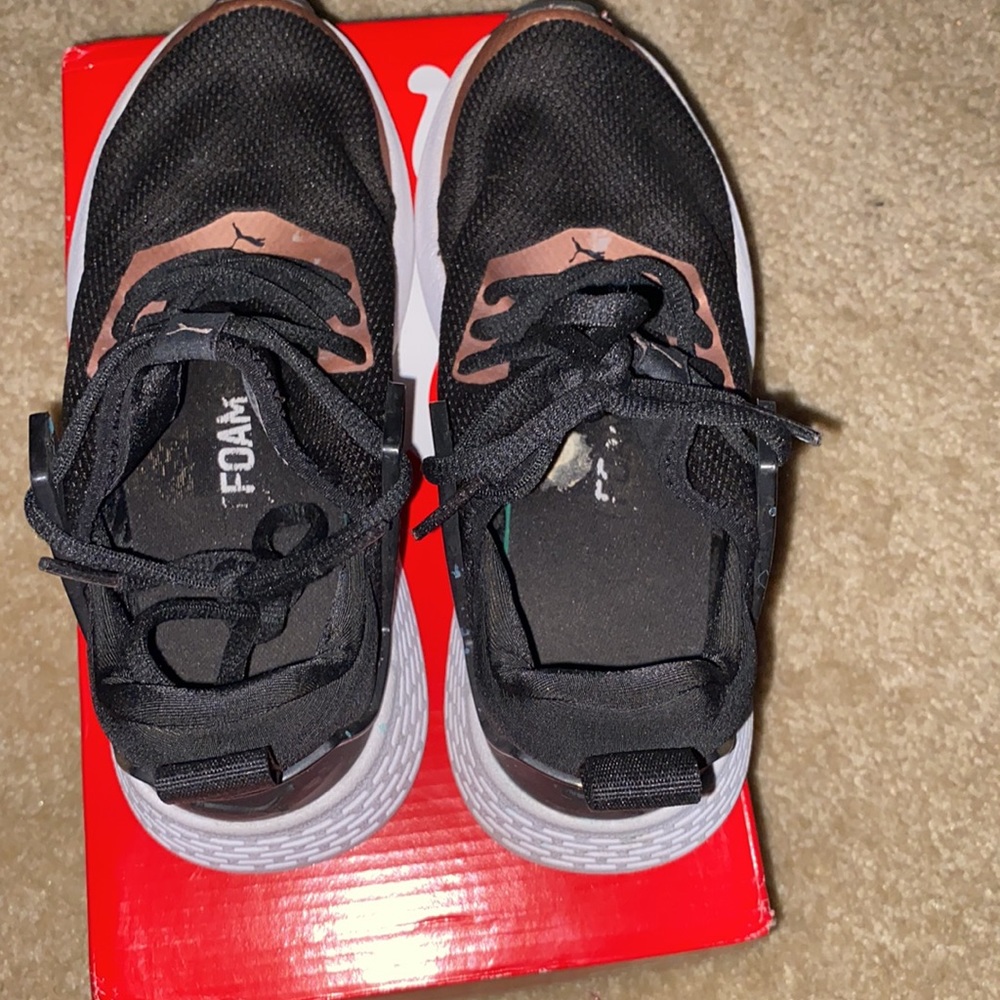 Puma Running Shoes - Picture 3 of 5